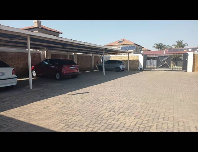 2 BEDROOM APARTMENT FOR SALE IN SONNEVELD